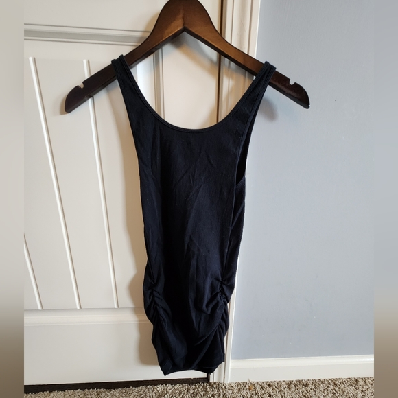 Old Navy Maternity Fitted Tank Top Size Small - Picture 3 of 3